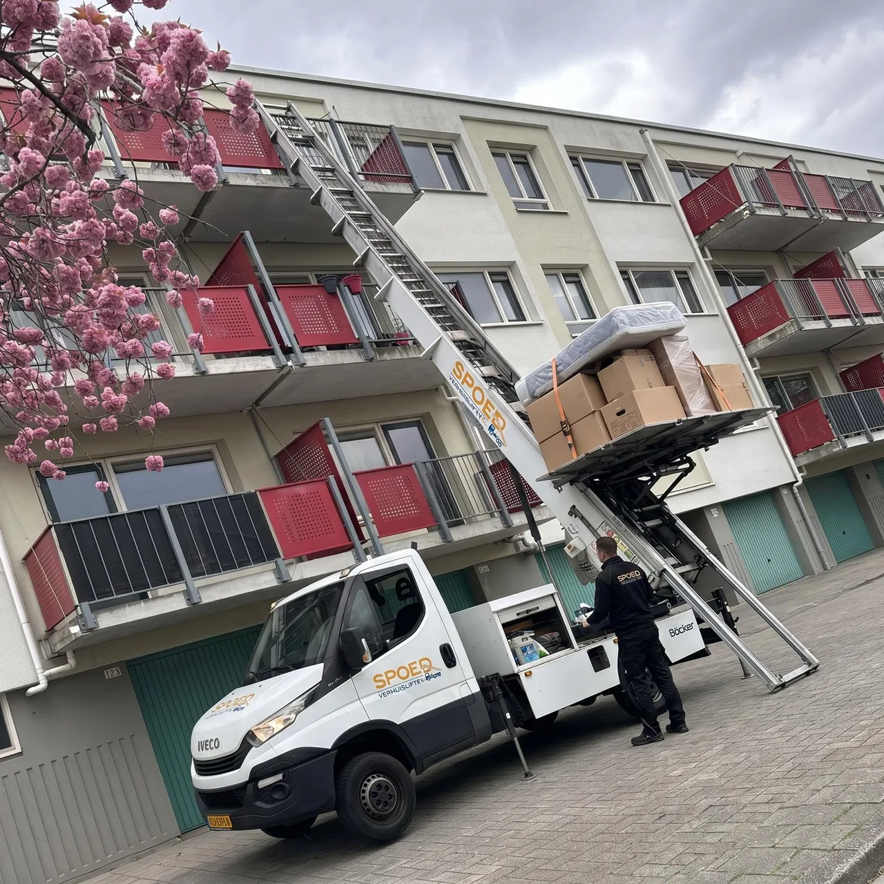 Verhuislift met dozen